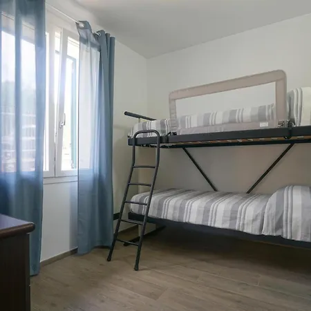 Prázdninový dům 3 Bedroom Cozy In *
