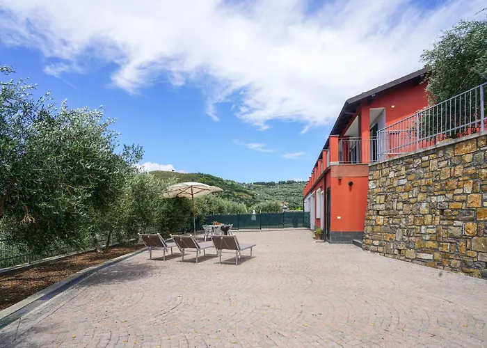 Prázdninový dům 3 Bedroom Cozy In Imperia