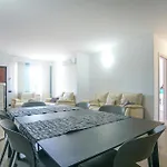 3 Bedroom Cozy In بيت للعطل إمبيريا