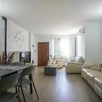 3 Bedroom Cozy In *