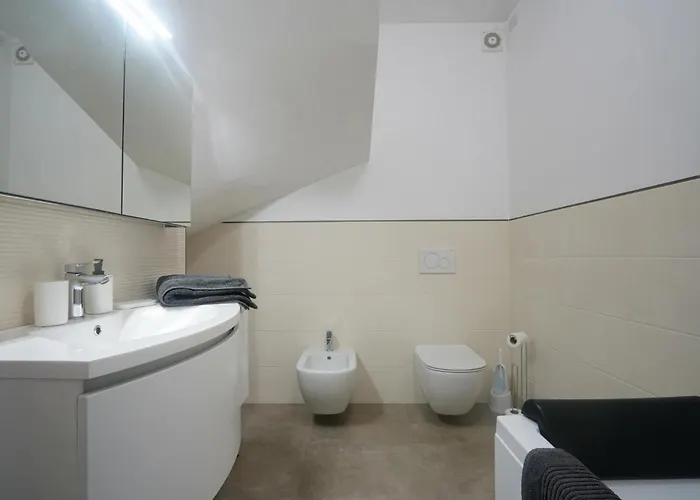 3 Bedroom Cozy In 펜션 임페리아