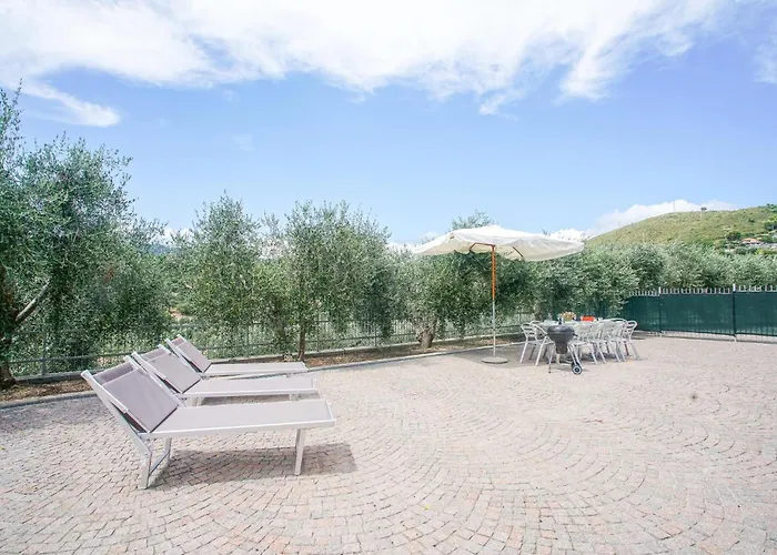 Semesterbostad 3 Bedroom Cozy In Imperia