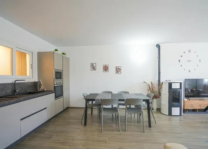 度假居 3 Bedroom Cozy In 因佩里亚