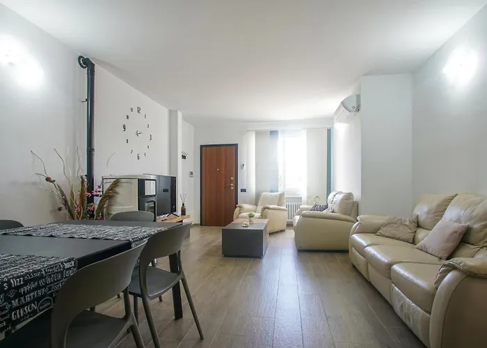 3 Bedroom Cozy In *